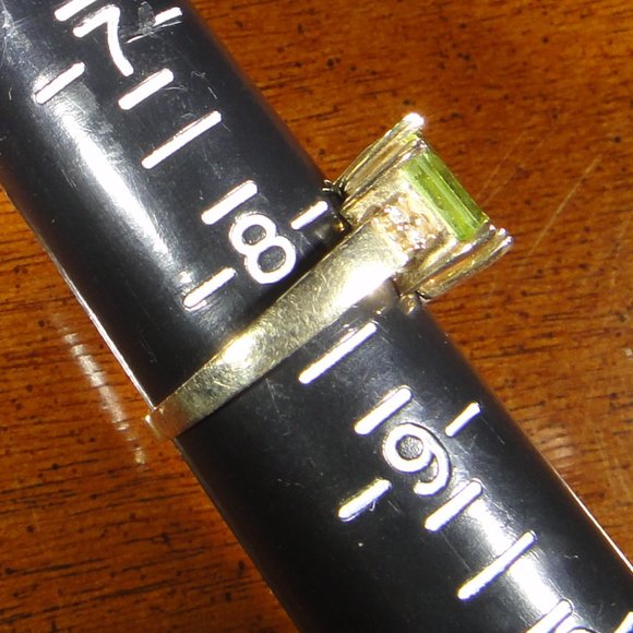 Peridot Ring - Picture 8 of 10